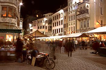 nachts auf dem Obstmarkt