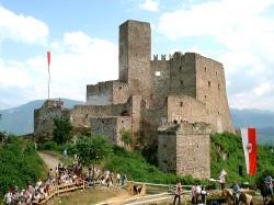 Kegelspiel auf Hocheppan