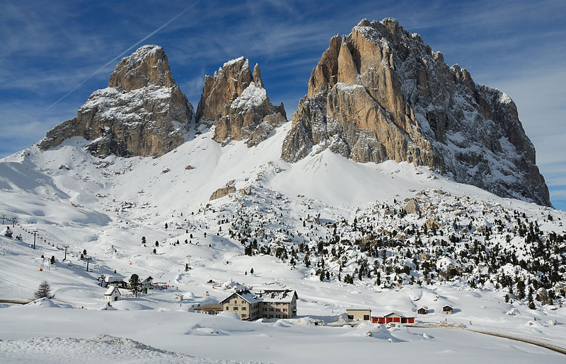 Langkofel-Gruppe und Sellajoch-Haus