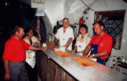 Bei der Feuerwehr gab`s auch ein Kaffeestandl