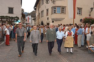 die Eppaner Gemeinderte mit Brgermeister