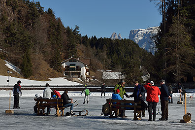 Schlittschuhspass am Wolfsgrubener See