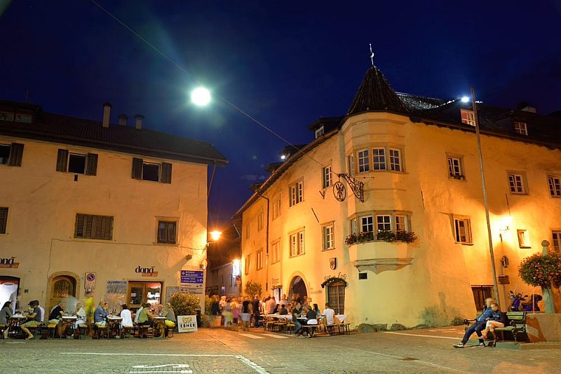 Heiteres auf der Kellertreppe