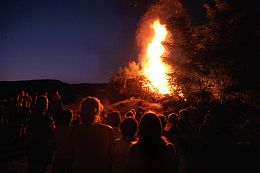 Herz-Jesu-Feuer im Paulsner Feld