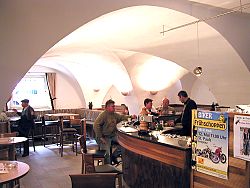 die Bar in neuem Glanz