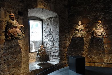 asiatische Plastiken