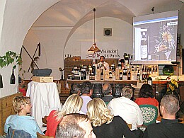 Weinversteigerung in Schreckenstein