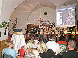 Weinversteigerung in Schreckenstein