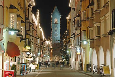 die Neustadt mit Zwlferturm