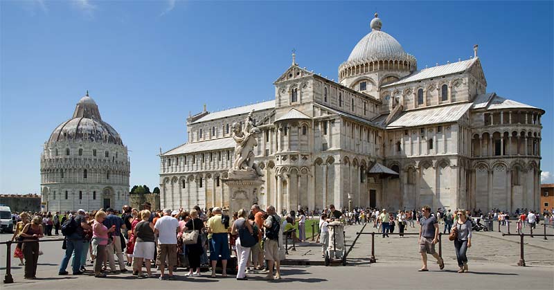 Piazza dei Miracoli in Pisa